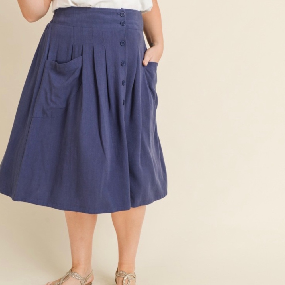 Plus Size Button Down Skirt with Pockets - Picture 2 of 3